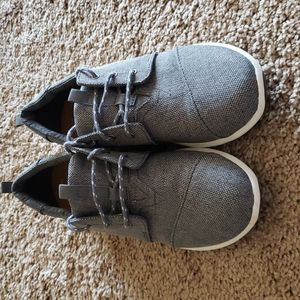 Toms tennis shoes